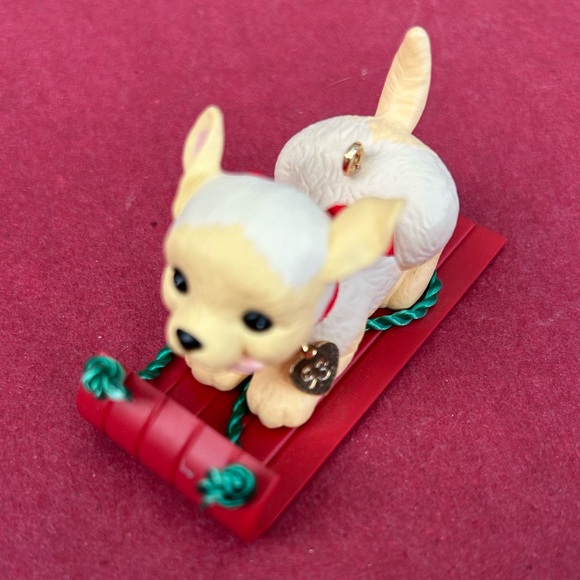 Puppy Love #3- HALLMARK Ornament- 1993- Golden Retriever - Picture 1 of 1